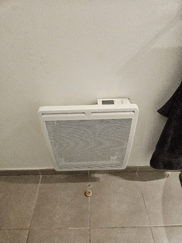 Installation radiateur connecté domotique par DOMINÉO