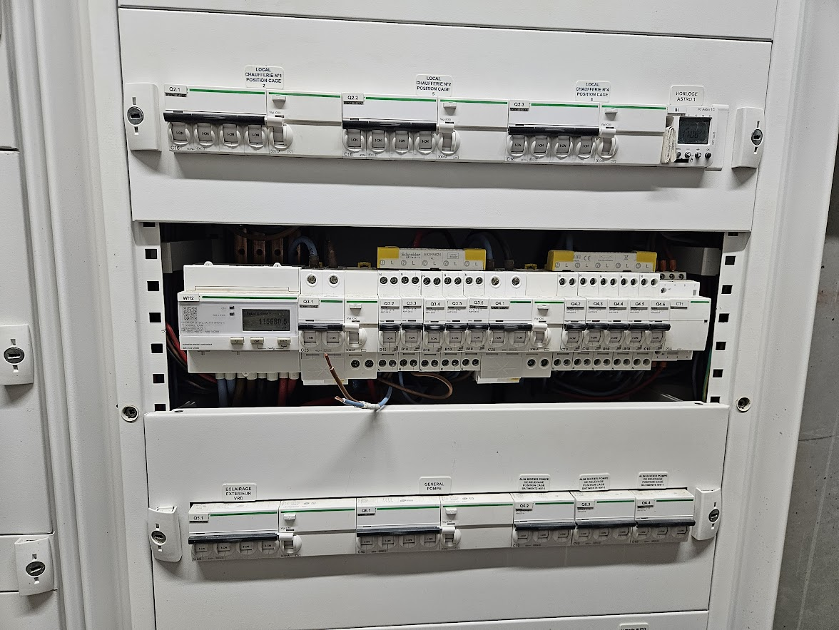 Tableau Schneider Electric installé en copropriété
